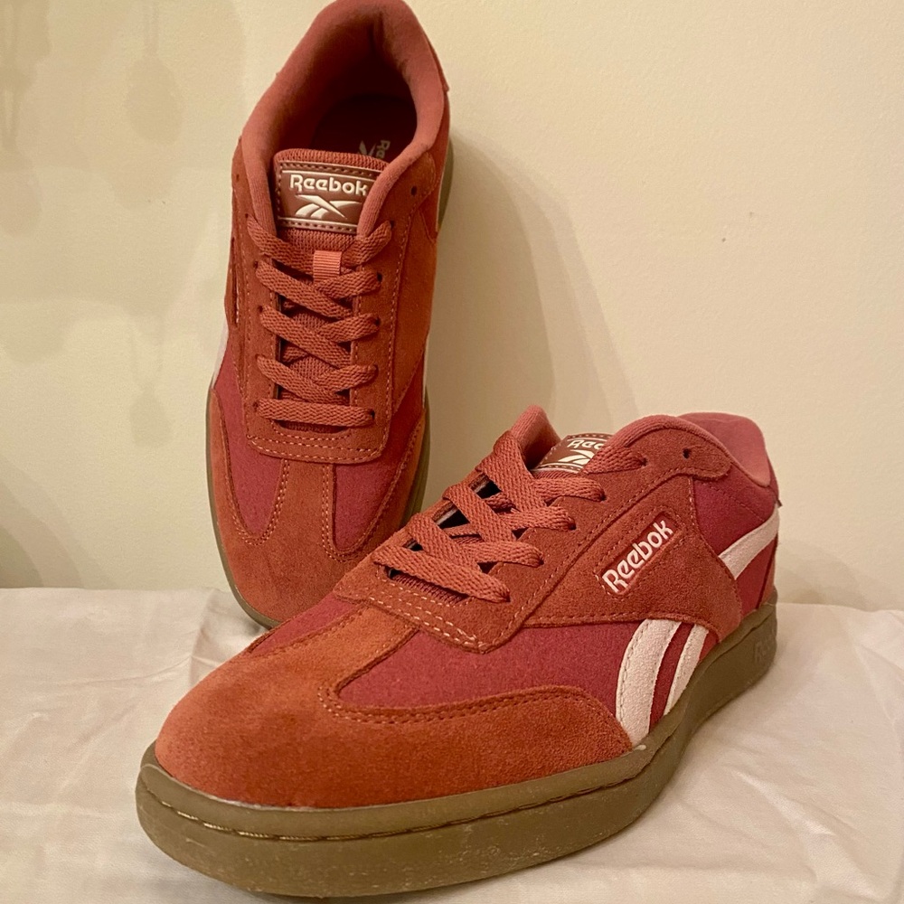 Reebok Women’s Pink Size 8 New